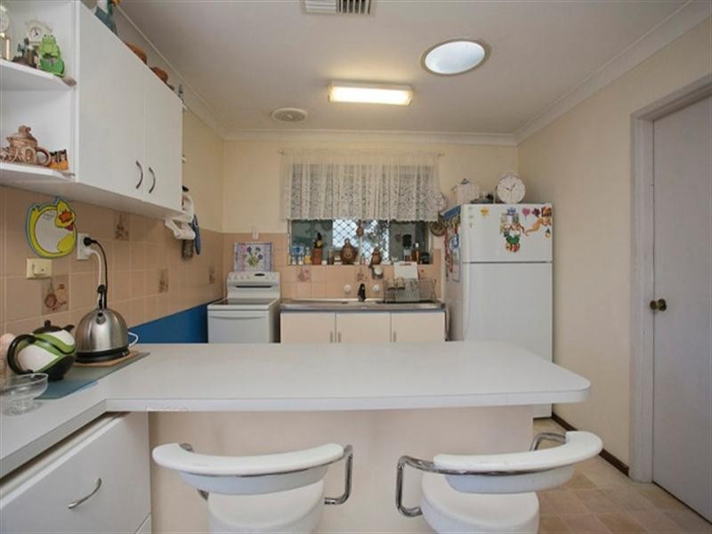 16 Bishop Road, Middle Swan WA 6056