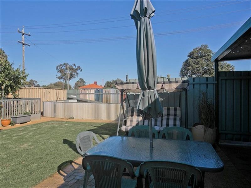 16 Bishop Road, Middle Swan WA 6056