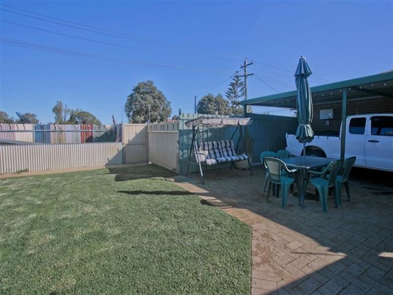 16 Bishop Road, Middle Swan WA 6056
