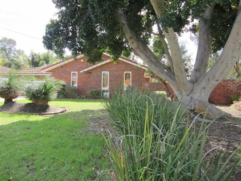 10 Victoria Road, West Swan WA 6055