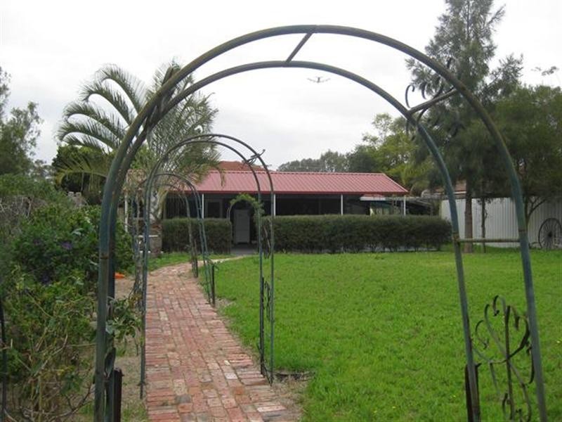 10 Victoria Road, West Swan WA 6055