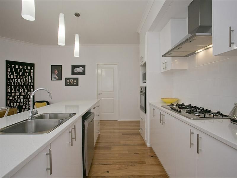 16 Parkfarm Drive, South Guildford WA 6055