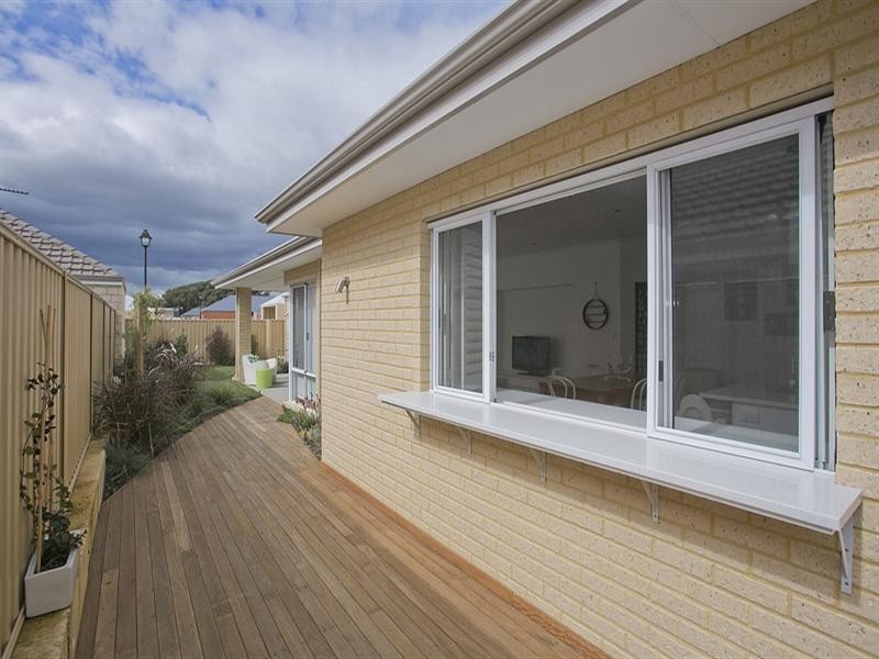 16 Parkfarm Drive, South Guildford WA 6055