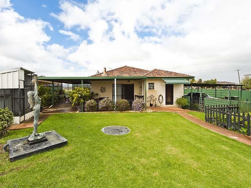 25 Herne Street, Herne Hill WA 6056