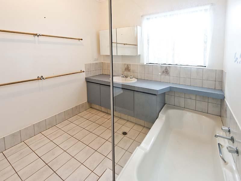 25 Herne Street, Herne Hill WA 6056