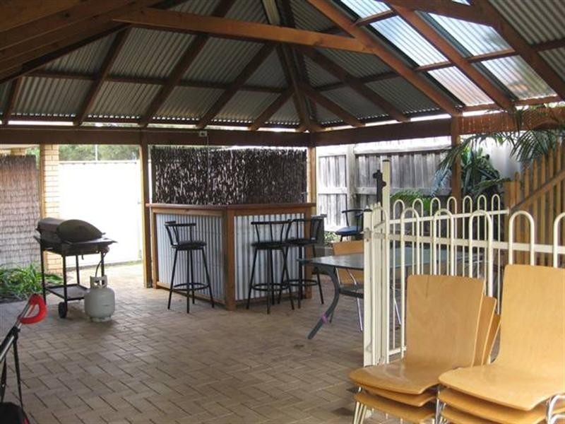 11 Yanderra Court, Stratton WA 6056