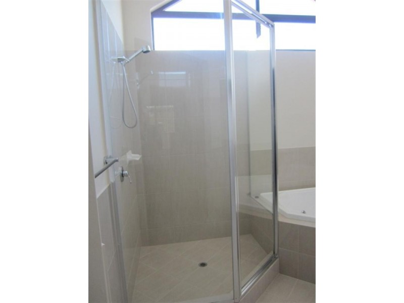 2/2 Hebe Lane, Woodbridge WA 6056