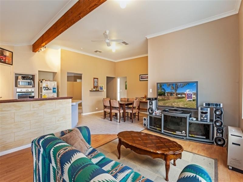 46 Cockman Cross, Stratton WA 6056