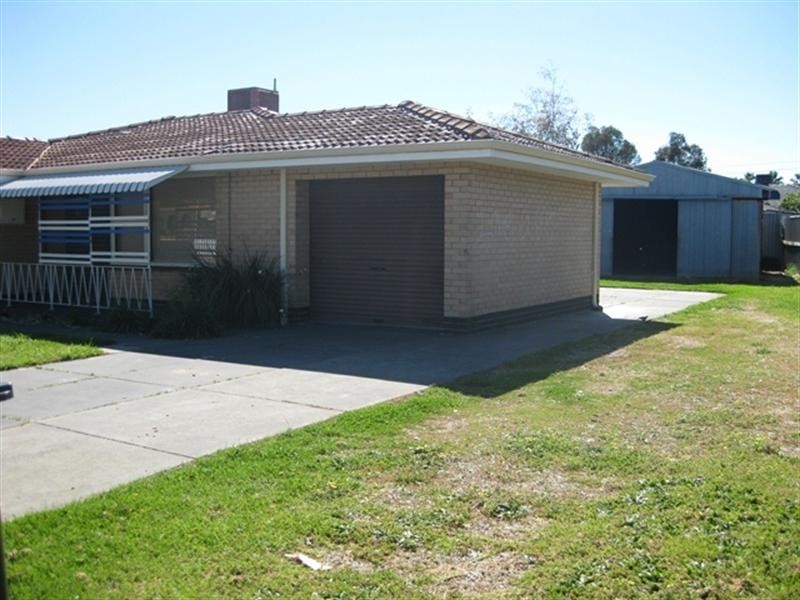 4 Taylor Crescent, Midland WA 6056