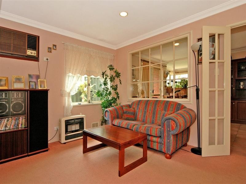 5 Burton Retreat, Stratton WA 6056