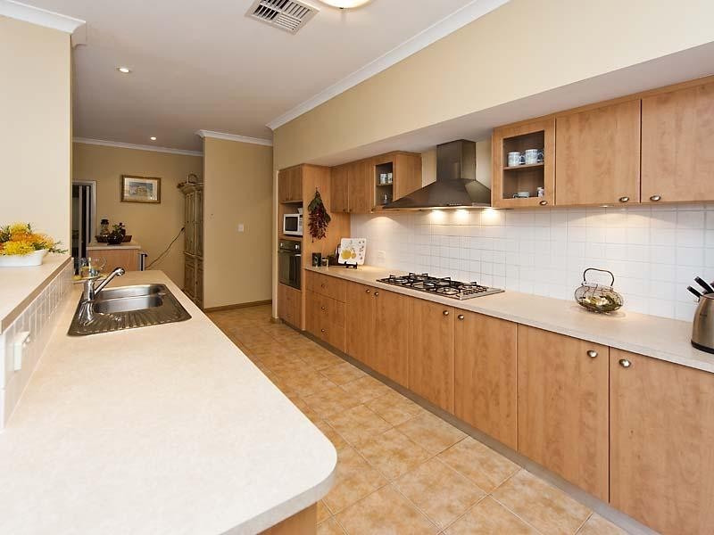 18 National Park Road, Swan View WA 6056