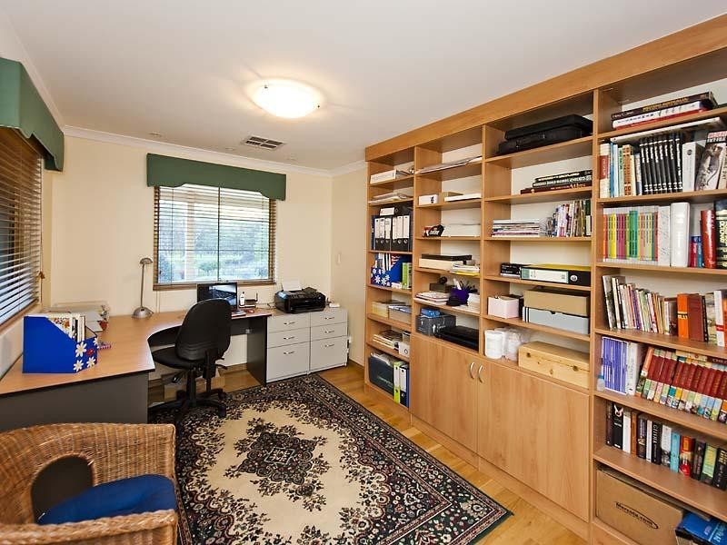 18 National Park Road, Swan View WA 6056