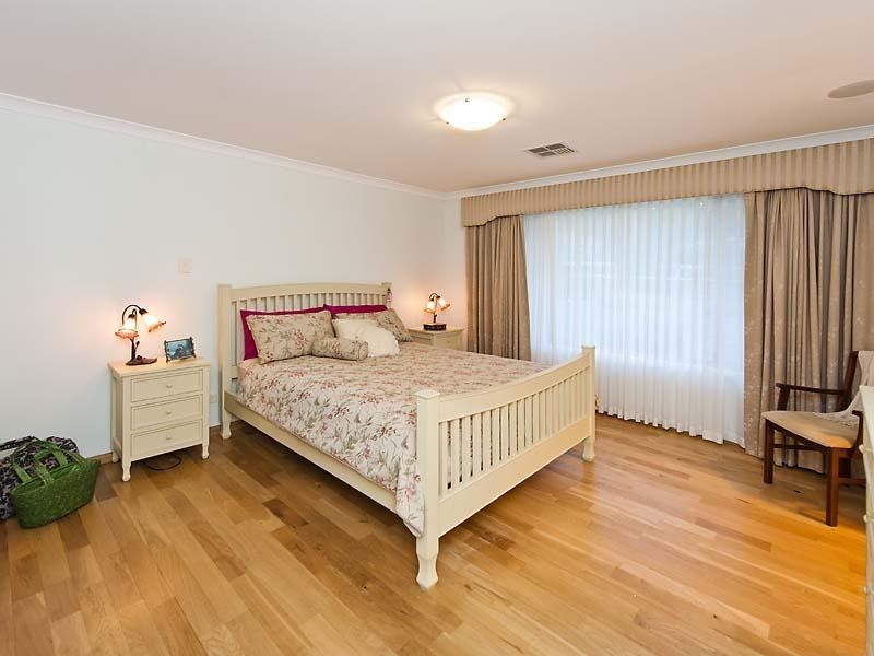 18 National Park Road, Swan View WA 6056