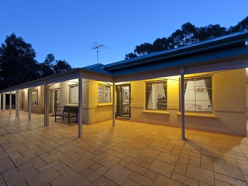 18 National Park Road, Swan View WA 6056