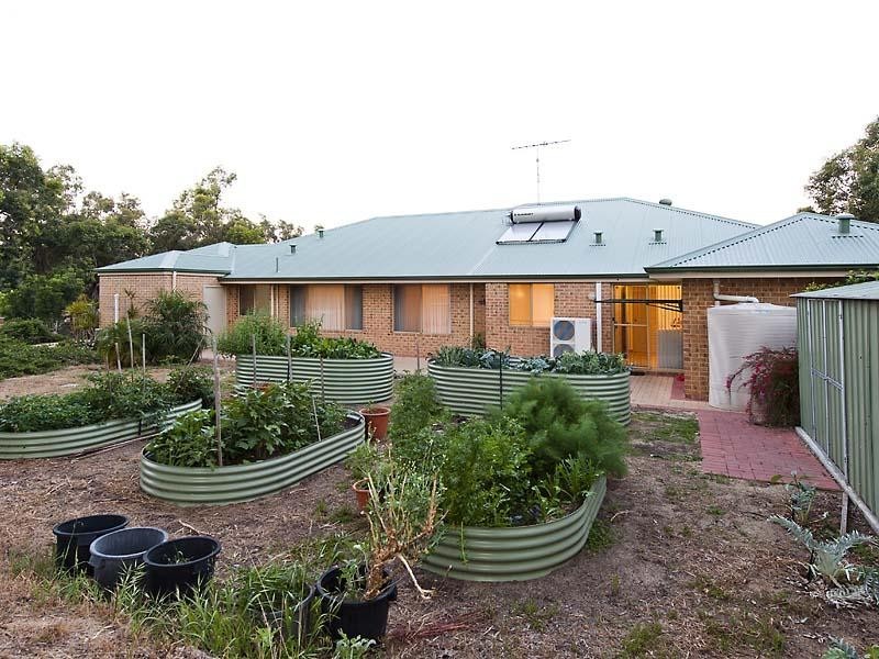 18 National Park Road, Swan View WA 6056