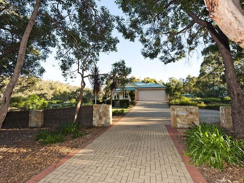 18 National Park Road, Swan View WA 6056