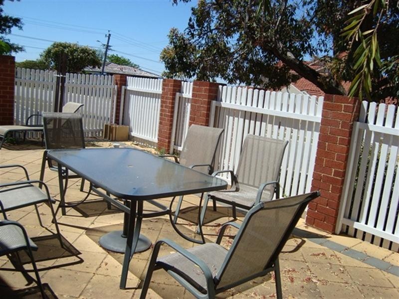 2/163 Lawley Street, Yokine WA 6060