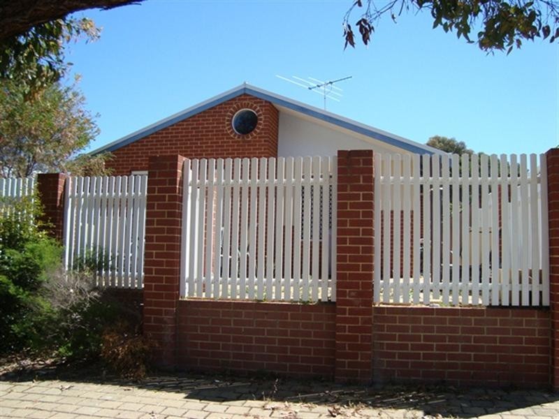 2/163 Lawley Street, Yokine WA 6060