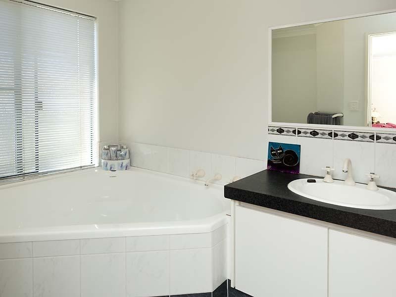 5 Tallow Grove, Helena Valley WA 6056