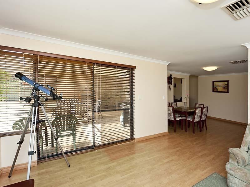 5 Tallow Grove, Helena Valley WA 6056