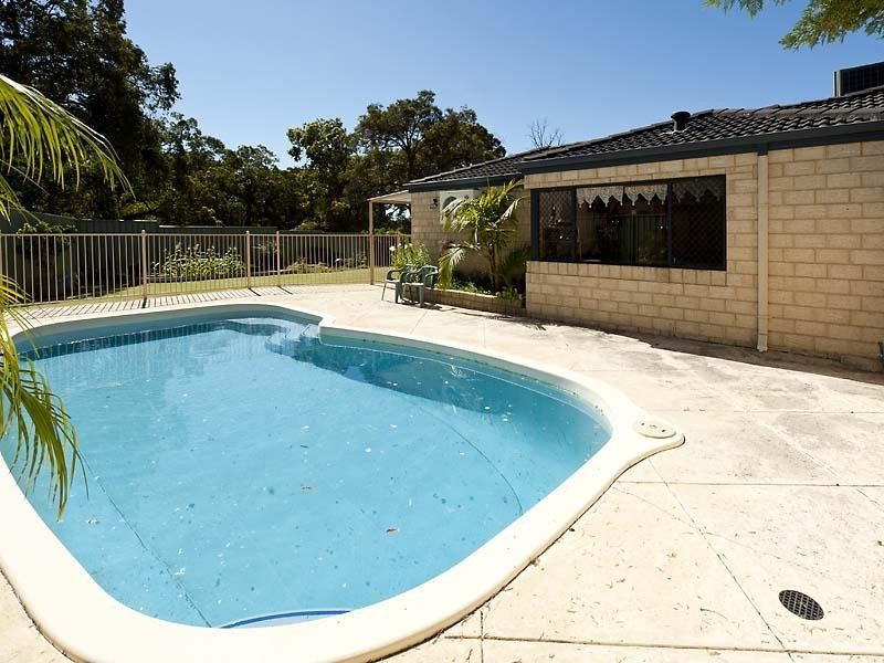 5 Tallow Grove, Helena Valley WA 6056