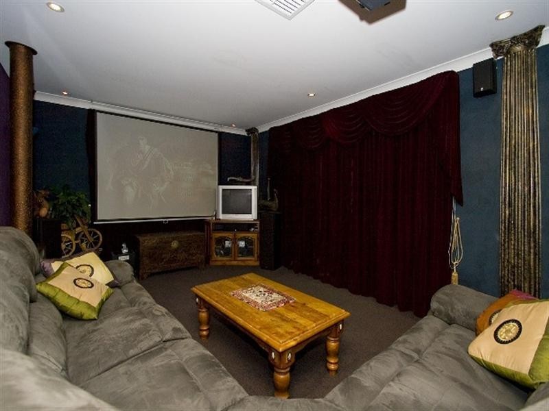 6 Park Way, Swan View WA 6056