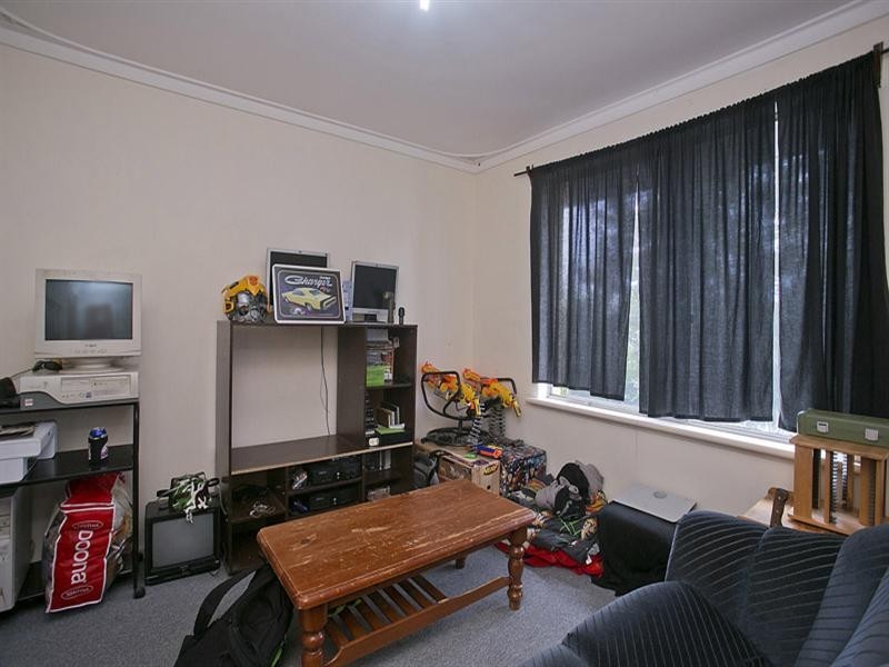 16 Bladon Way, Swan View WA 6056