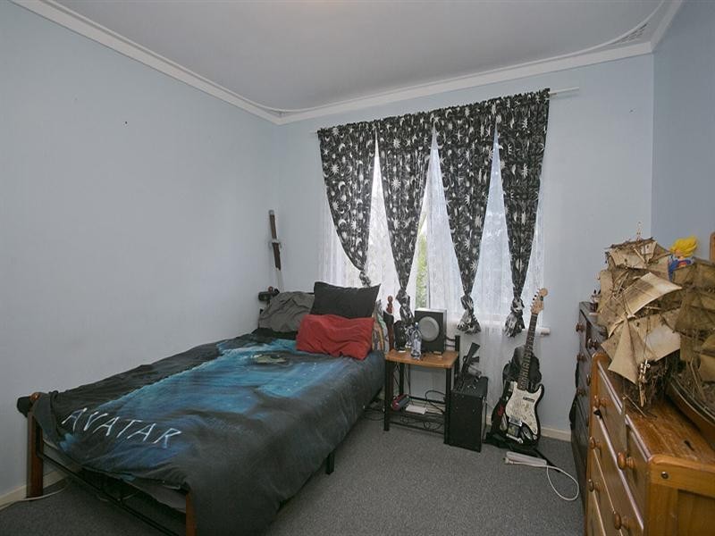 16 Bladon Way, Swan View WA 6056