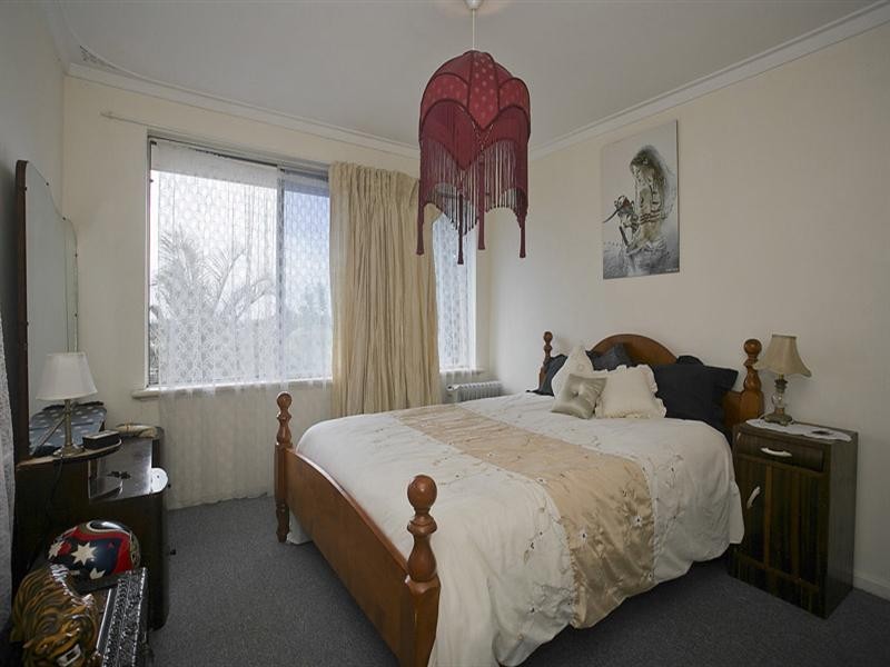 16 Bladon Way, Swan View WA 6056