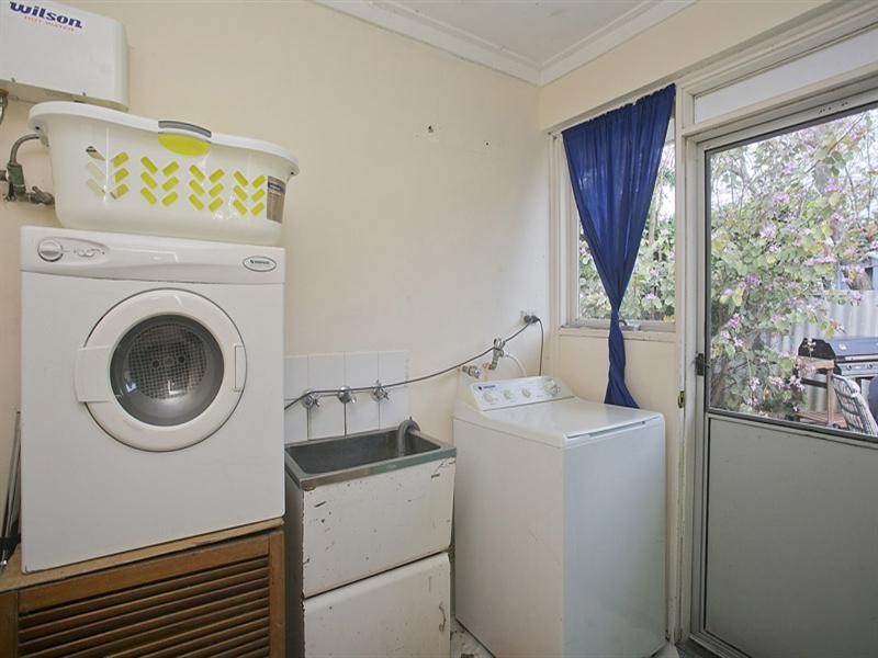 16 Bladon Way, Swan View WA 6056