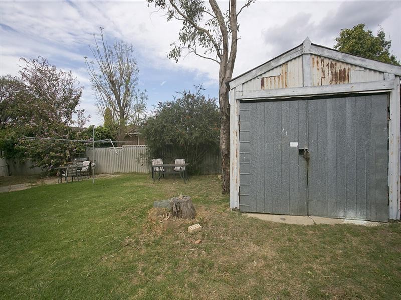 16 Bladon Way, Swan View WA 6056
