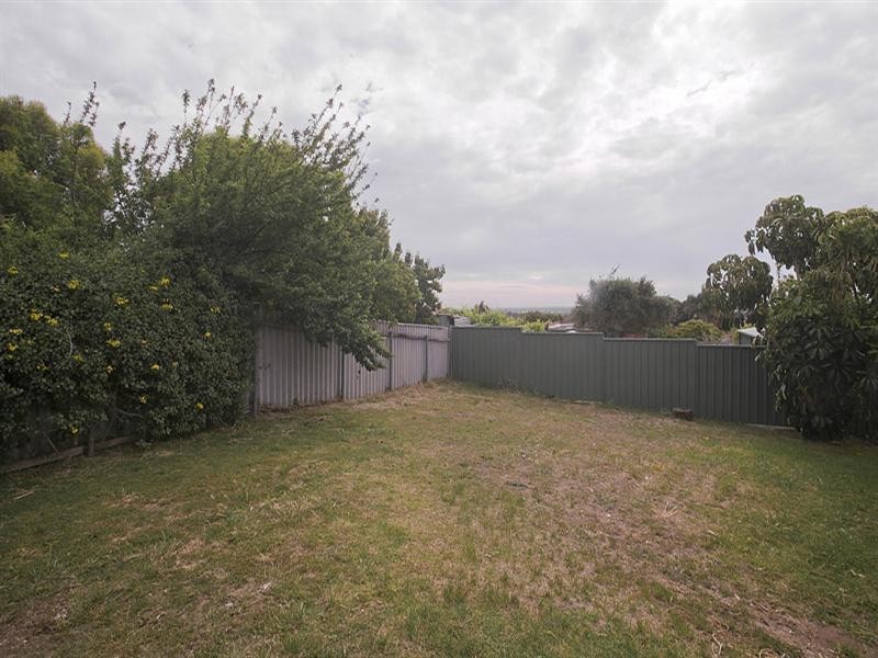 16 Bladon Way, Swan View WA 6056