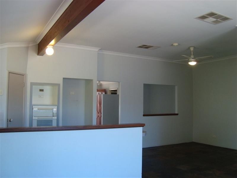 16 Waterlily Drive, Stratton WA 6056