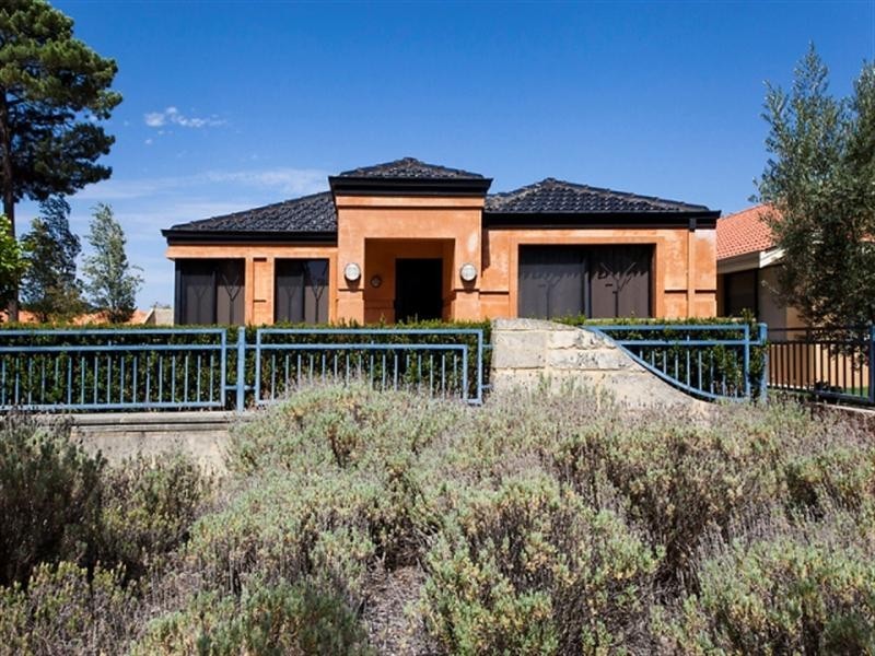 2 Siena Lane, Ellenbrook WA 6069