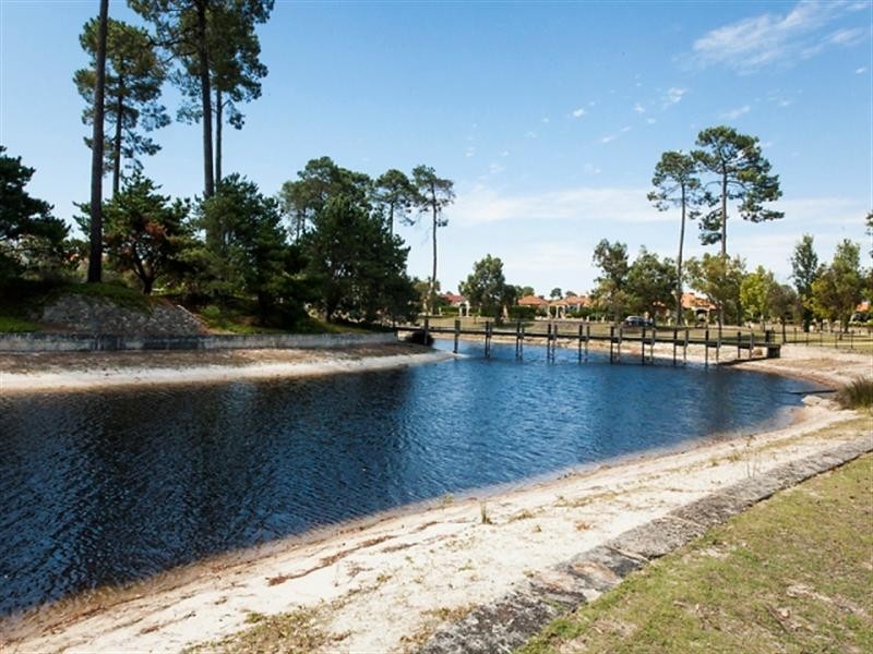 2 Siena Lane, Ellenbrook WA 6069