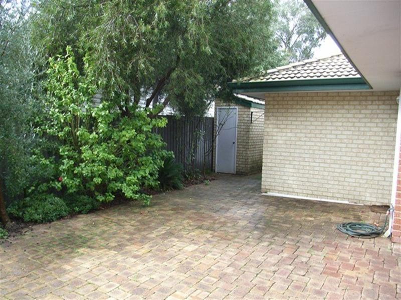 1/33 Holmesdale Road, Woodbridge WA 6056