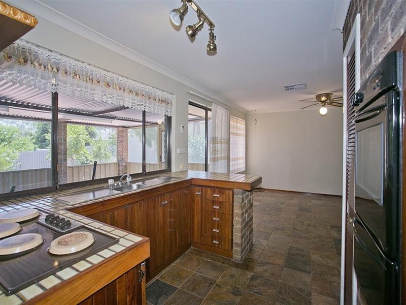 13 Rangeview Drive, Bellevue WA 6056