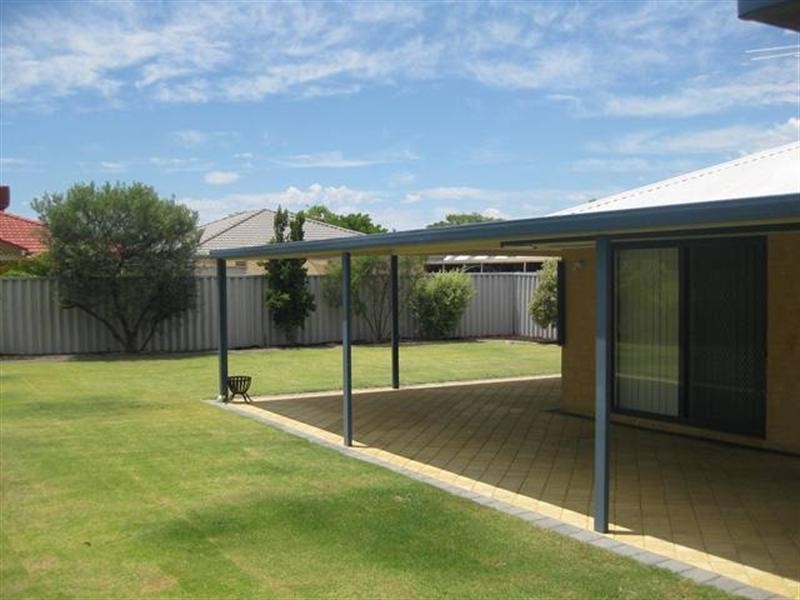 82 Bennett Street, Caversham WA 6055