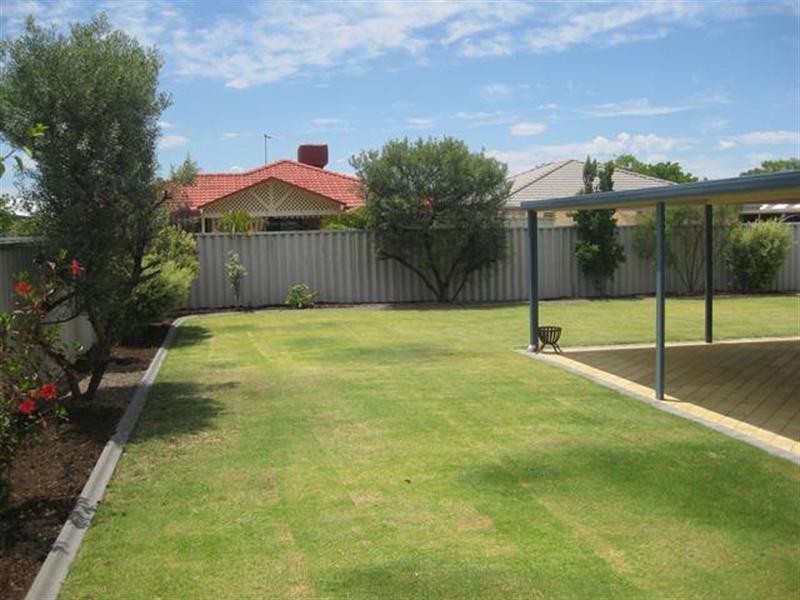 82 Bennett Street, Caversham WA 6055