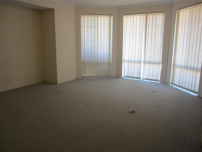 35 Alsace Avenue, Caversham WA 6055