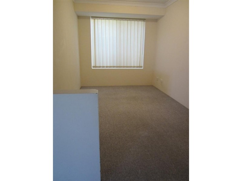 35 Alsace Avenue, Caversham WA 6055