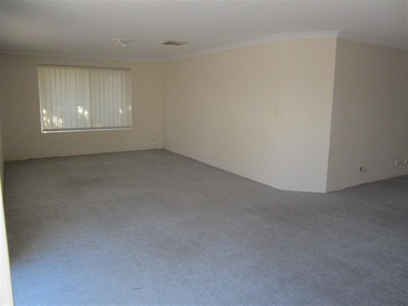 35 Alsace Avenue, Caversham WA 6055