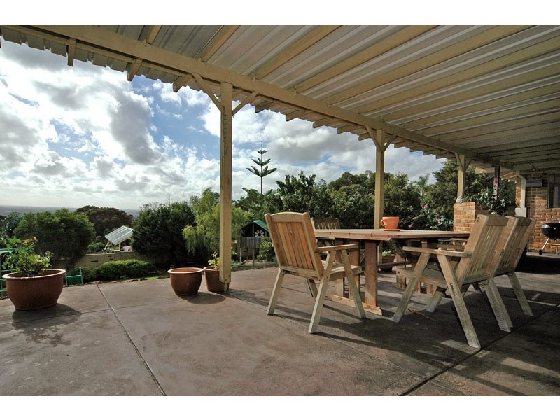 8 Brie Brie Crescent, Kalamunda WA 6076