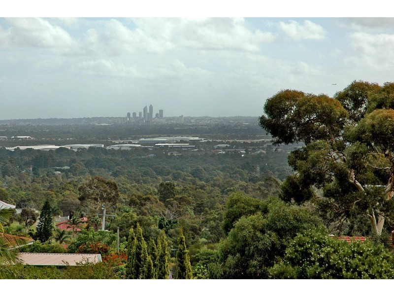 8 Brie Brie Crescent, Kalamunda WA 6076