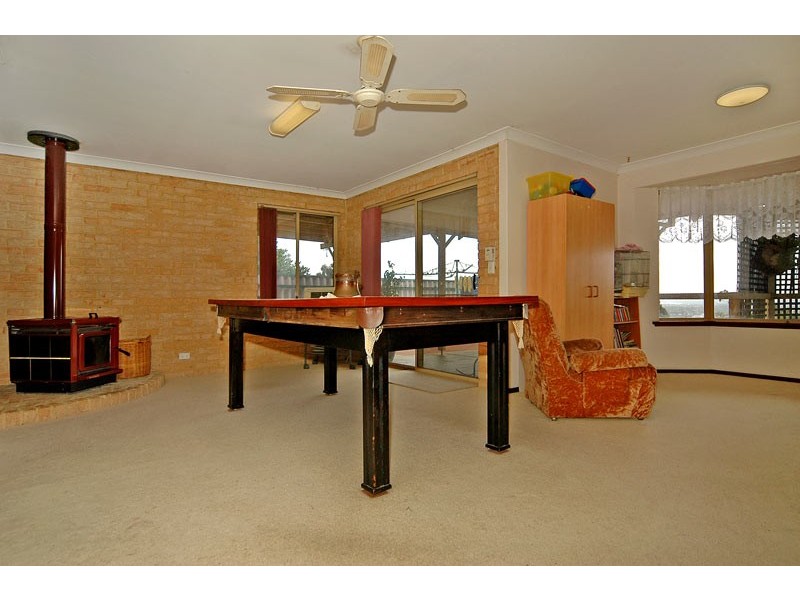 8 Brie Brie Crescent, Kalamunda WA 6076