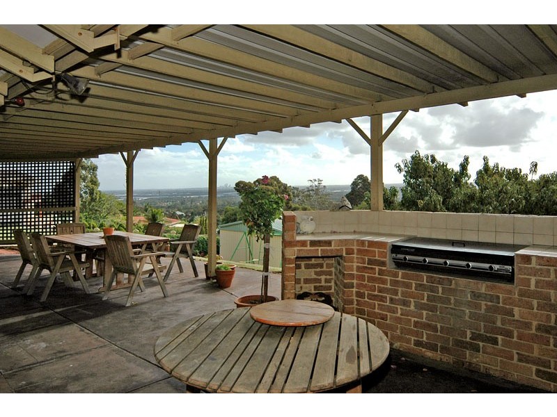 8 Brie Brie Crescent, Kalamunda WA 6076