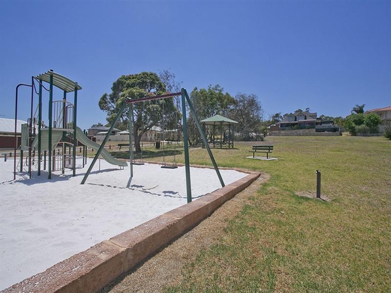 13 Willoughby Way, Swan View WA 6056