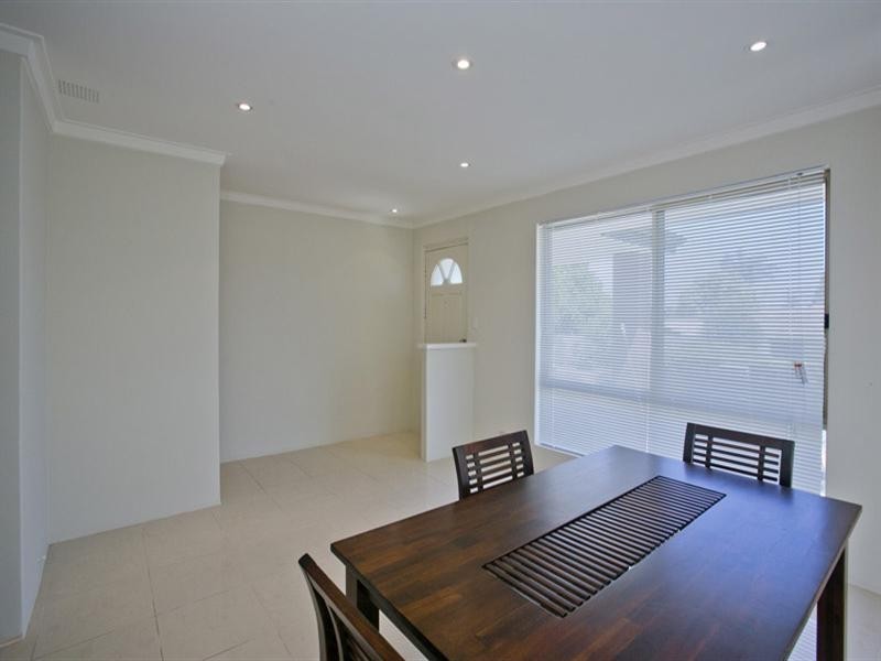 16 Augustus Way, Marangaroo WA 6064