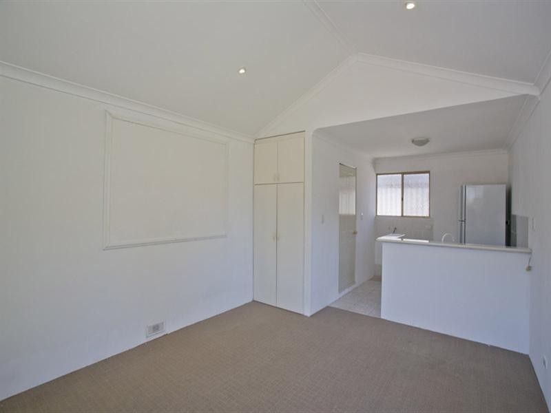 16 Augustus Way, Marangaroo WA 6064
