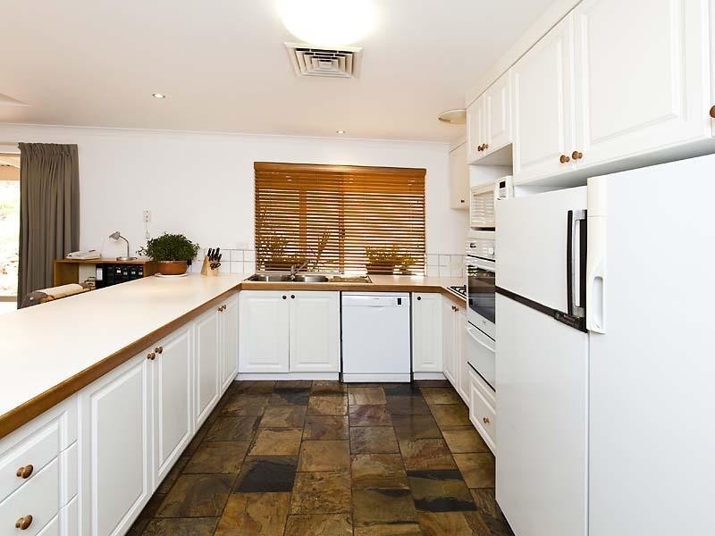 24 Cecil Street, Glen Forrest WA 6071